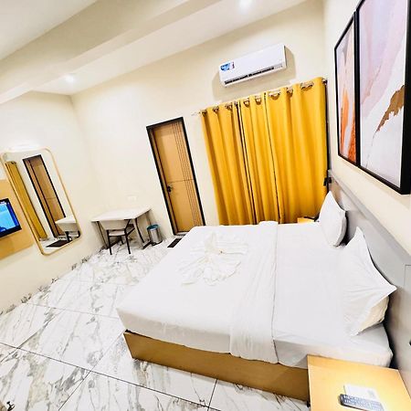 Ixoras Hotel Lemba キンシャサ エクステリア 写真