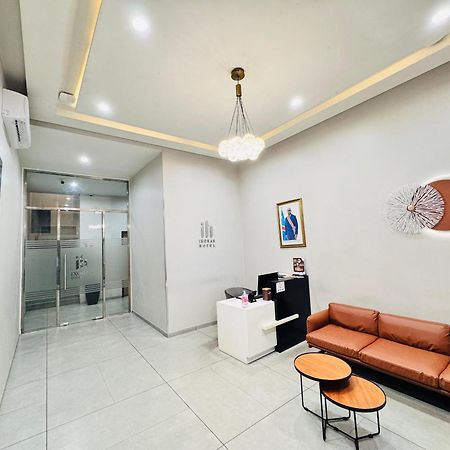 Ixoras Hotel Lemba キンシャサ エクステリア 写真