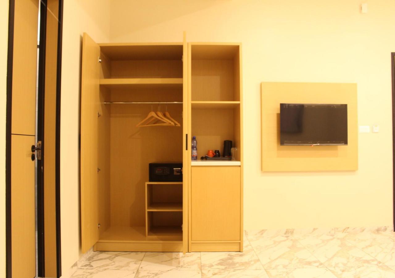 Ixoras Hotel Lemba キンシャサ エクステリア 写真