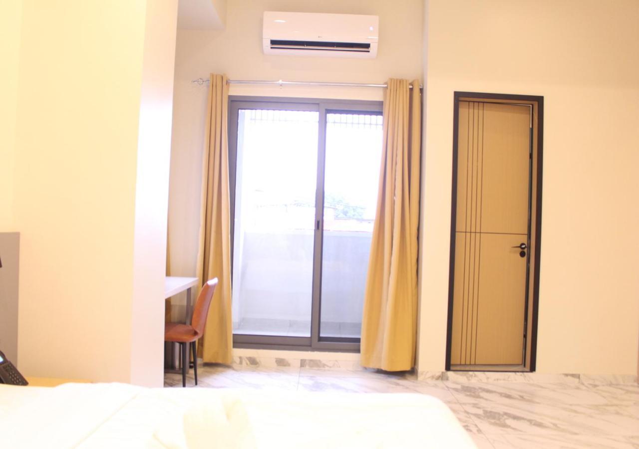 Ixoras Hotel Lemba キンシャサ エクステリア 写真