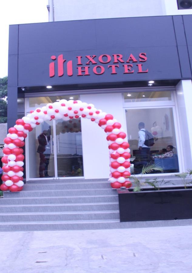 Ixoras Hotel Lemba キンシャサ エクステリア 写真
