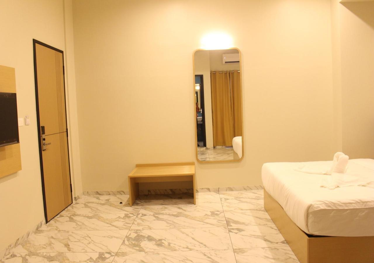 Ixoras Hotel Lemba キンシャサ エクステリア 写真
