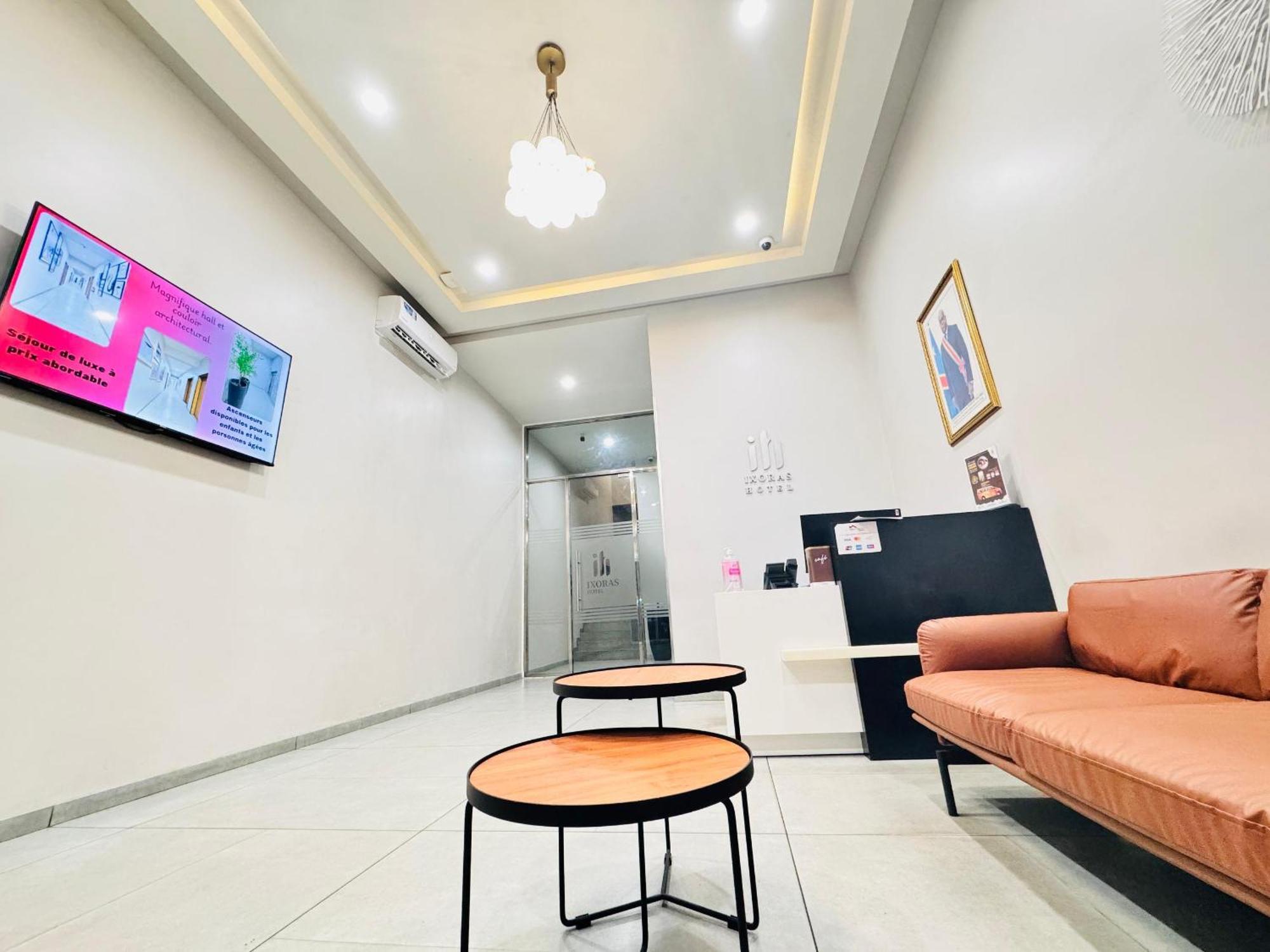 Ixoras Hotel Lemba キンシャサ エクステリア 写真