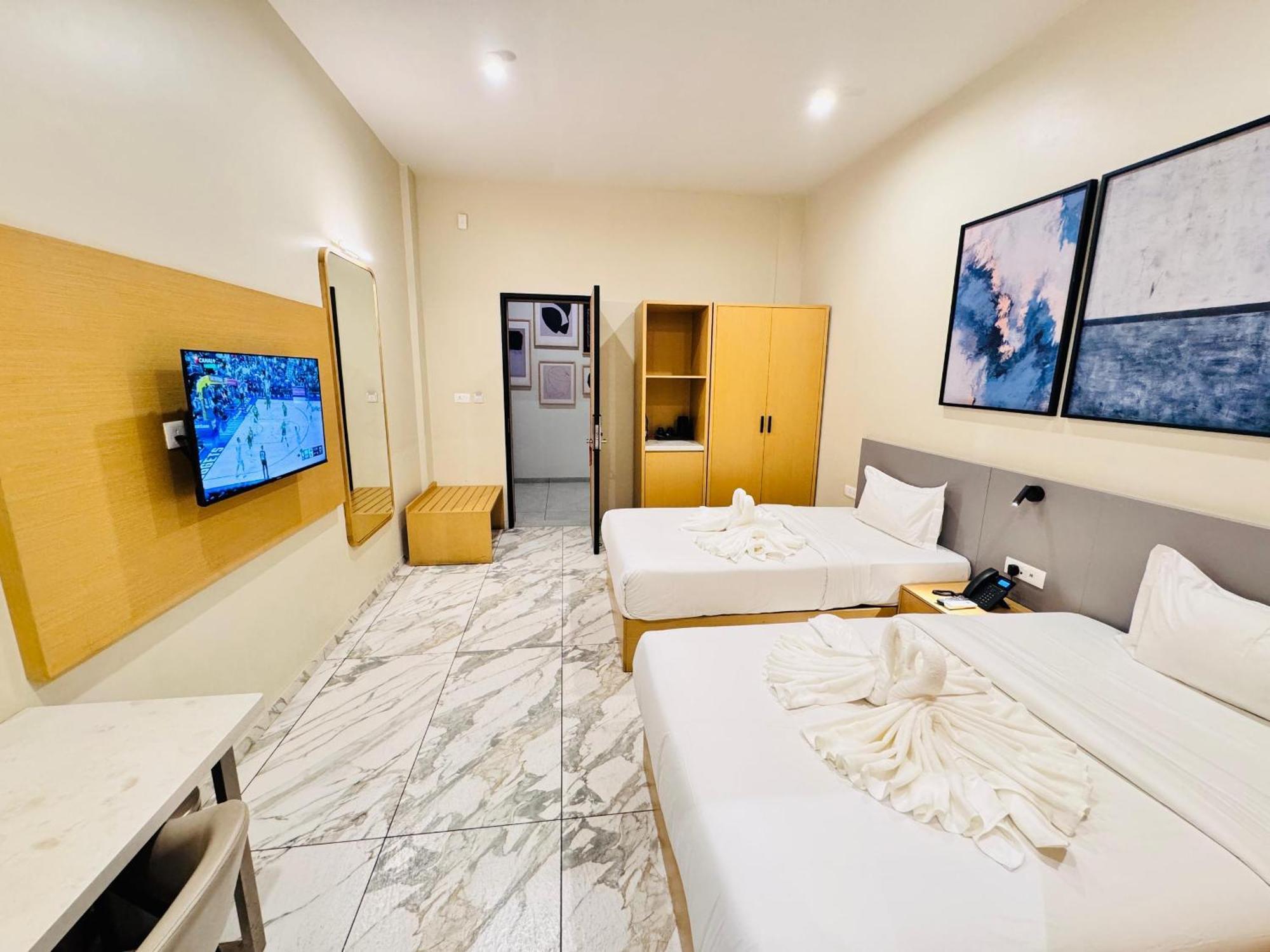 Ixoras Hotel Lemba キンシャサ エクステリア 写真