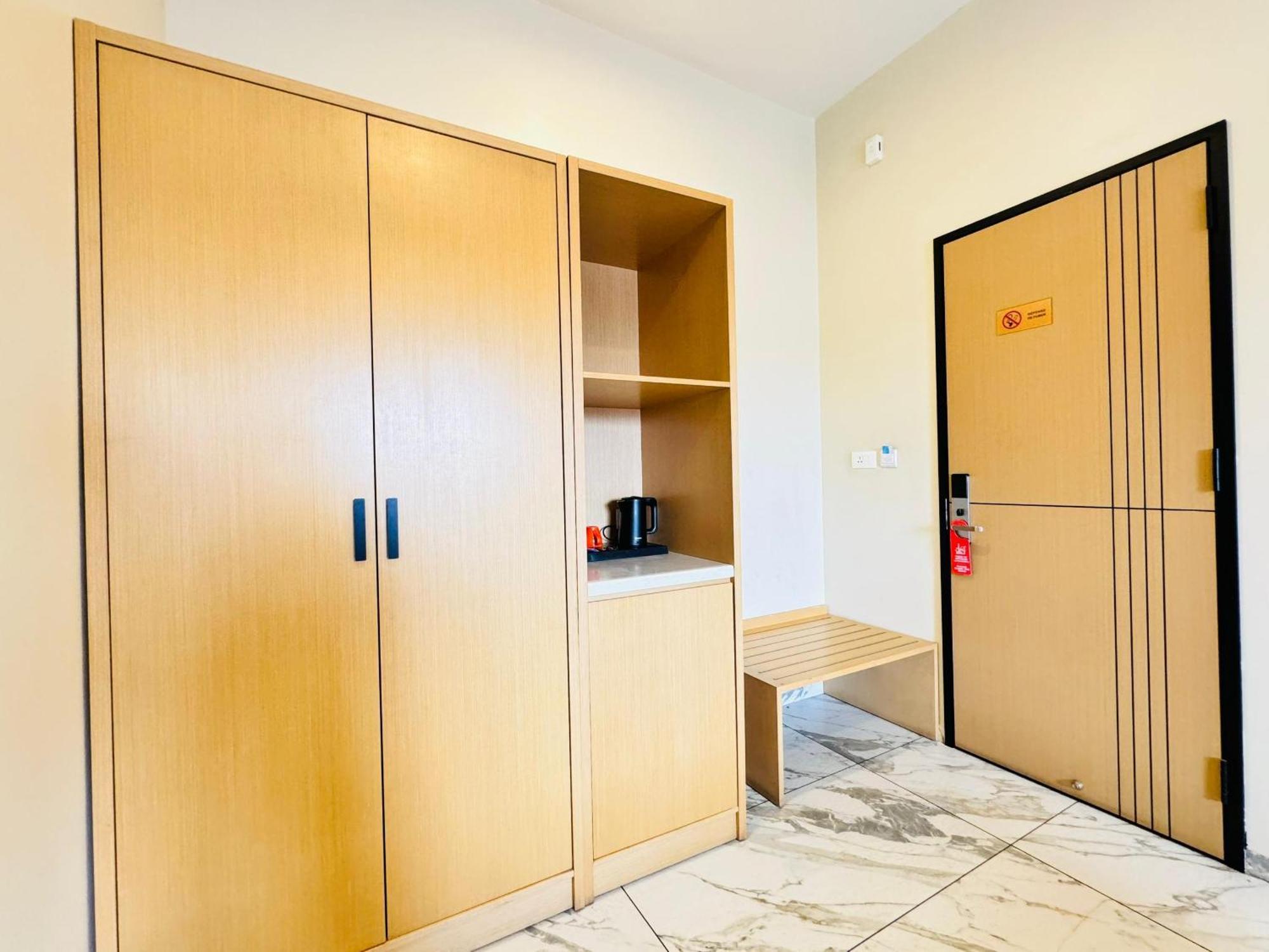 Ixoras Hotel Lemba キンシャサ エクステリア 写真